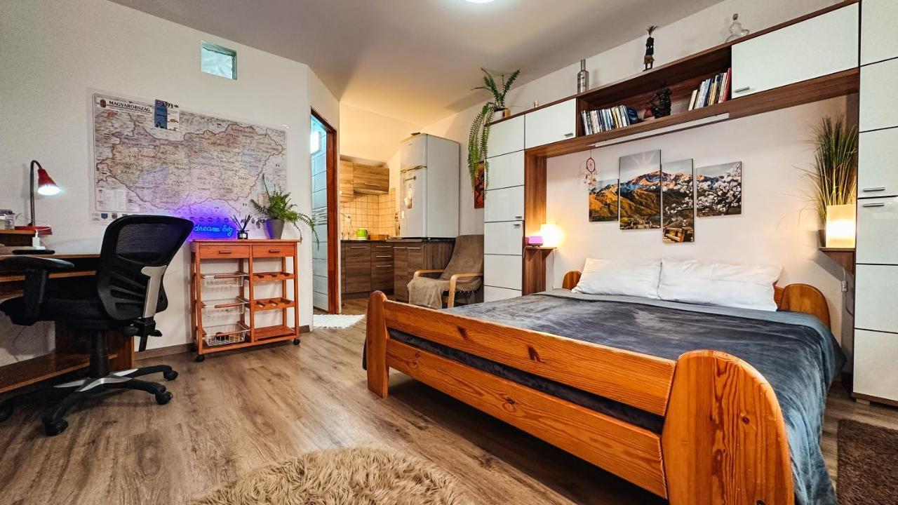 Napfeny Vendeghaz Hotel Gyor Bagian luar foto
